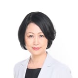 亀山 佳世子.jpg