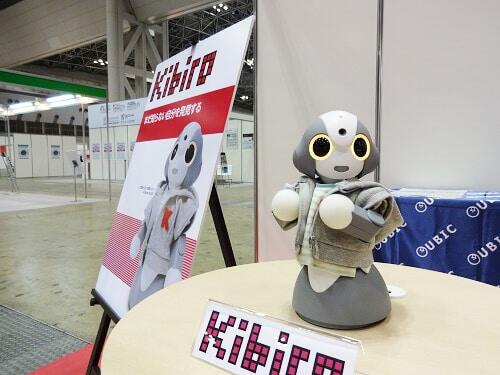 日本電子回路工業会主催JPCA Show 2016における産業タイムズ社「夢をカタチに」パビリオンにてKibiroを展示。FRONTEOコミュニケーションズ代表・斎藤がAIとロボットの事業展開について講演のサムネイル
