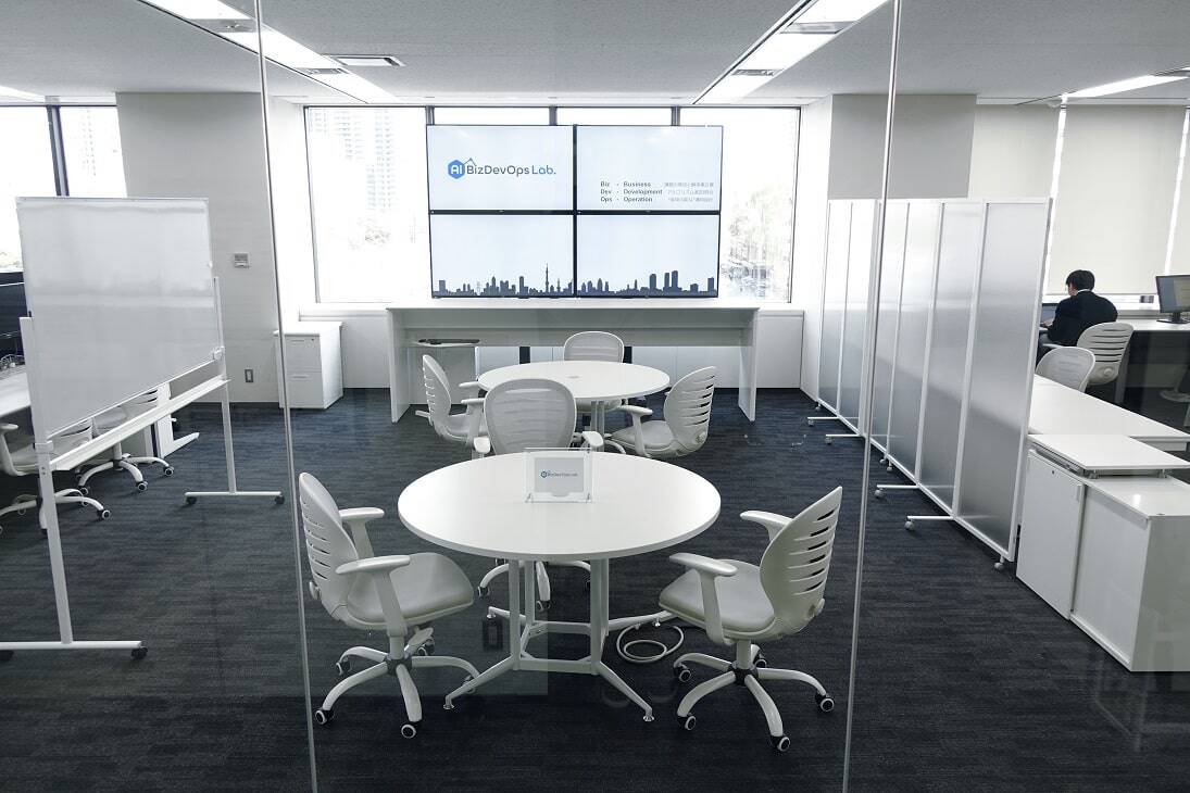 “AI実装の最前線” AI BizDevOps Lab.の内部を初公開のサムネイル