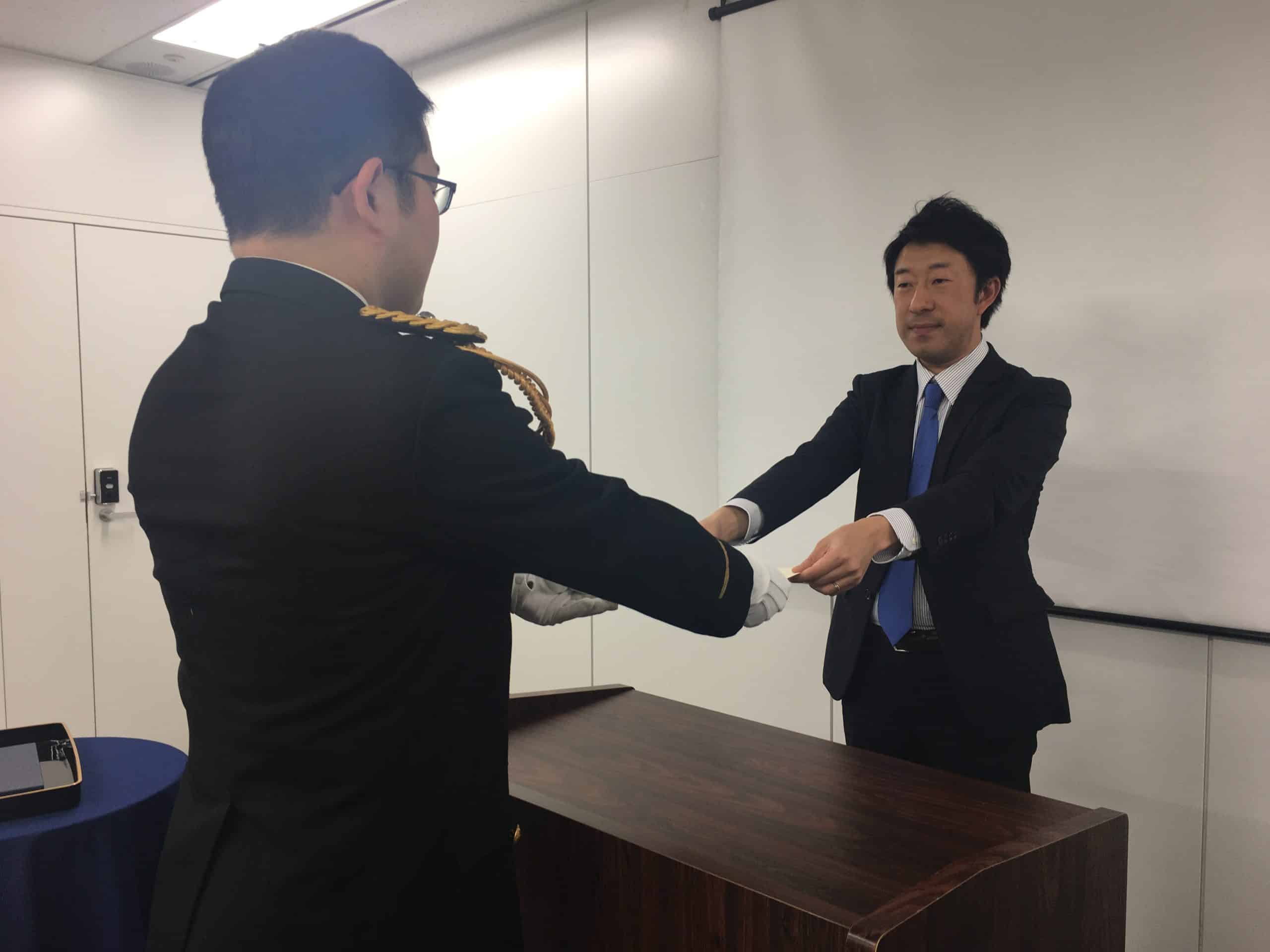 和歌山県警察サイバー犯罪対策課への2018年度研修修了式を挙行のサムネイル